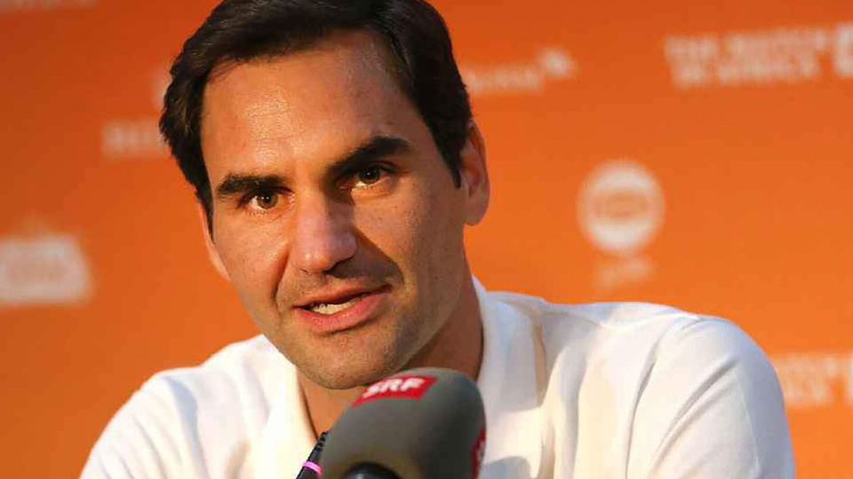 Federer volvió a entrenar tras la operación y apunta a 2021
