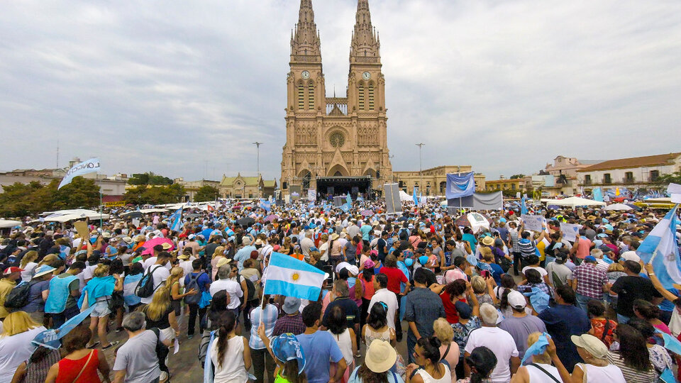 Este año la peregrinación a Luján es virtual | La Basílica permanecerá cerrada a los fieles | Página12