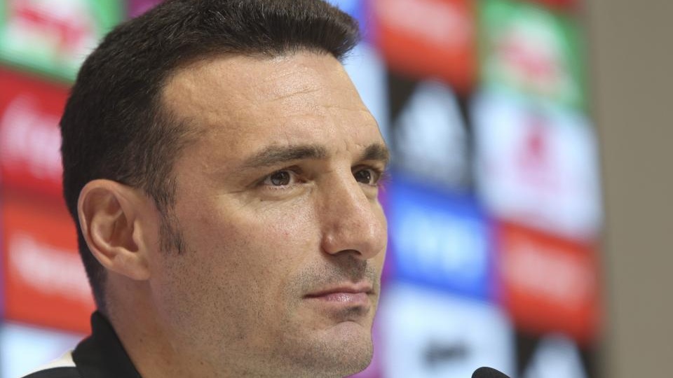 Scaloni: "Hay que unificar criterios en el VAR"
