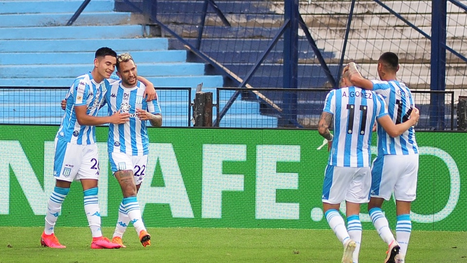 Racing consiguió su primer triunfo en la Copa