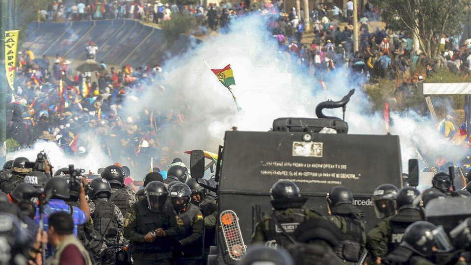 En Bolivia hubo armas, municiones y hasta espías argentinos | El rol del gobierno de Mauricio Macri en el golpe de Estado contra Evo Morales post thumbnail image