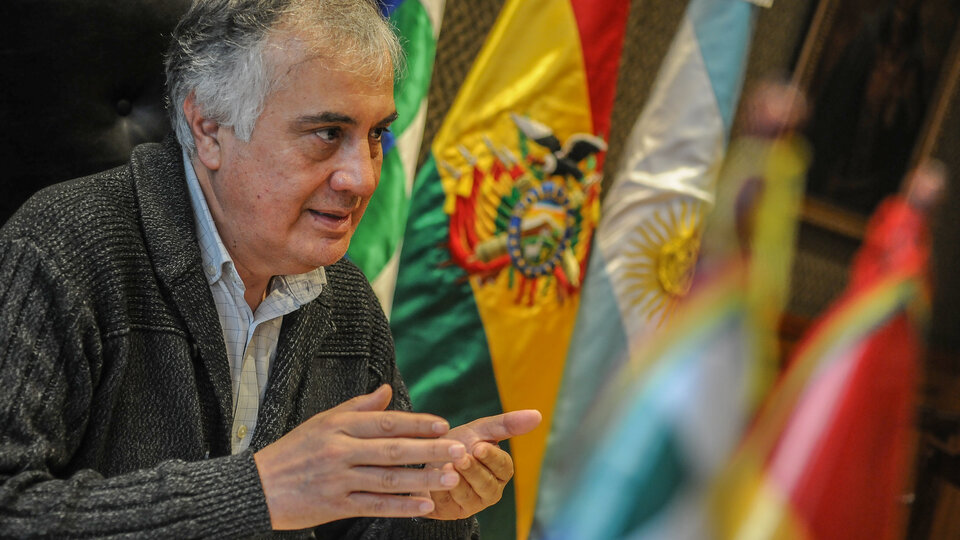 Jorge Ramiro Tapia: «Nunca había visto un convenio para transportar la muerte» | Entrevista al embajador de Bolivia en Argentina  post thumbnail image