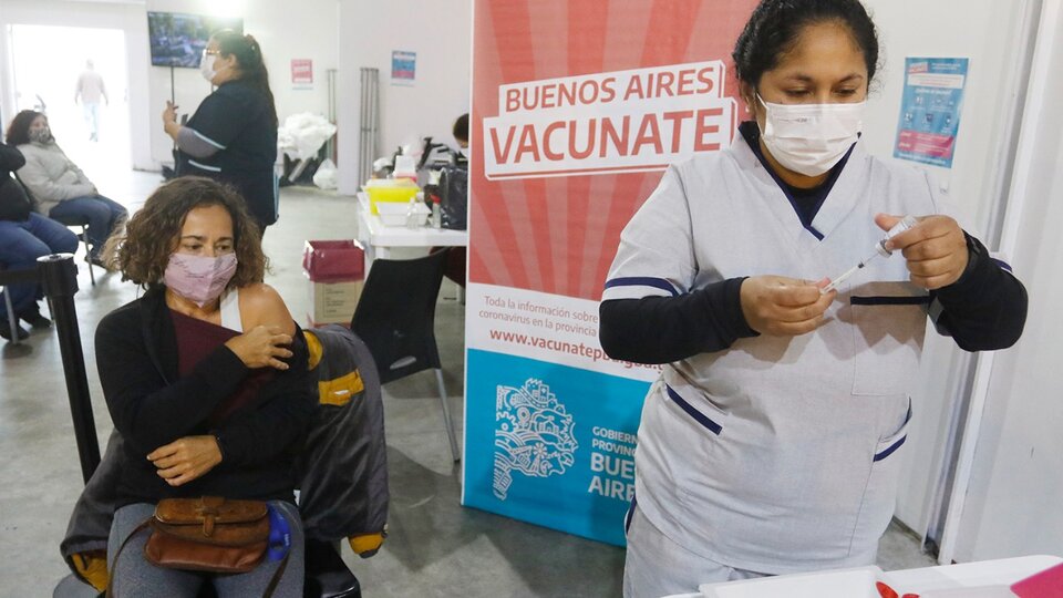 Argentina espera 20 millones de vacunas contra la covid para agosto | Se aguardan los estudios para combinar dosis de distintos laboratorios post thumbnail image