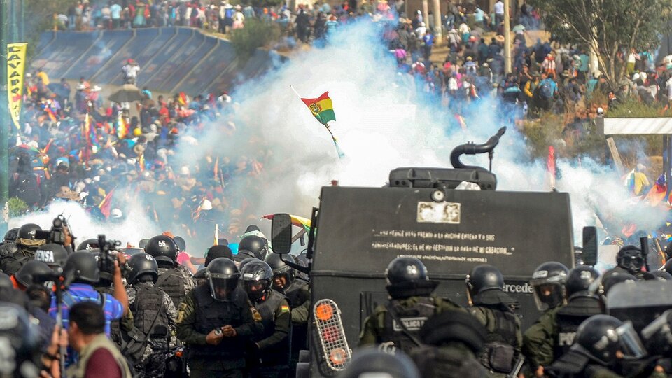 Armamento a Bolivia: revelaciones sobre el circuito del envío | El gobierno de Macri, cada vez más comprometido post thumbnail image