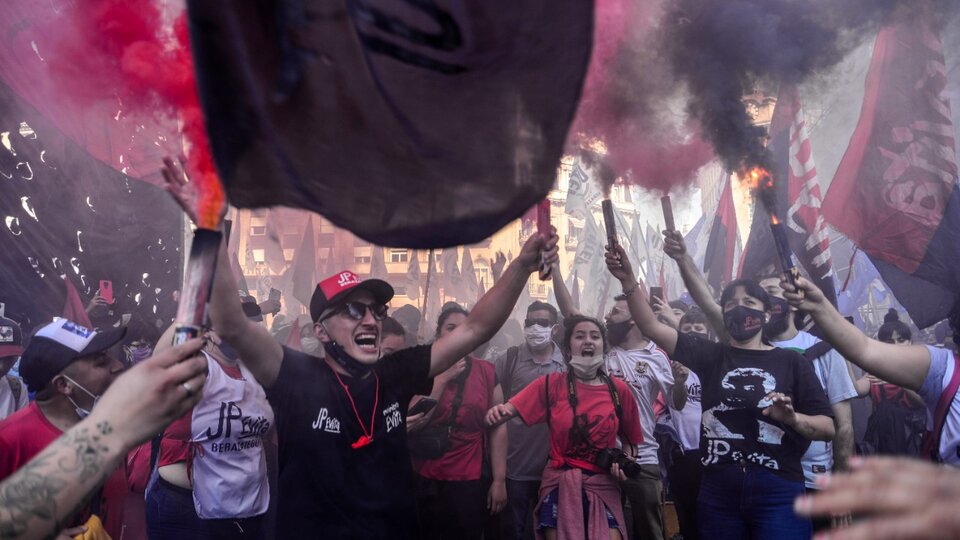 Los referentes de movimientos sociales celebraron la masividad de la marcha a San Cayetano | Qué dijeron Emilio Pérsico, Daniel Menéndez y Gildo Onorato post thumbnail image