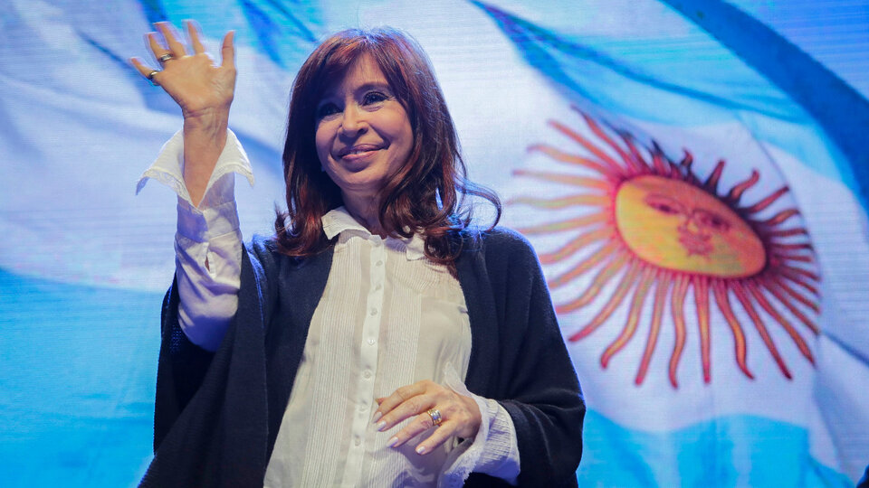 Cristina Kirchner participa del lanzamiento de un plan basado en el Qunita | Com Martín Insaurralde, desde Lomas de Zamora post thumbnail image
