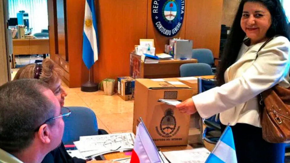 Elecciones 2021: cómo votar en el extranjero | Hay  más 385 mil argentinos residentes en el exterior habilitados para sufragar post thumbnail image