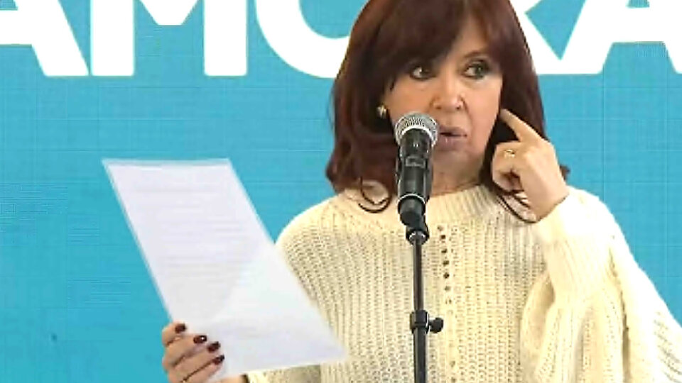 Cristina Kirchner en Lomas de Zamora: las mejores frases | Durante el lanzamiento de la reedición de Qunita post thumbnail image