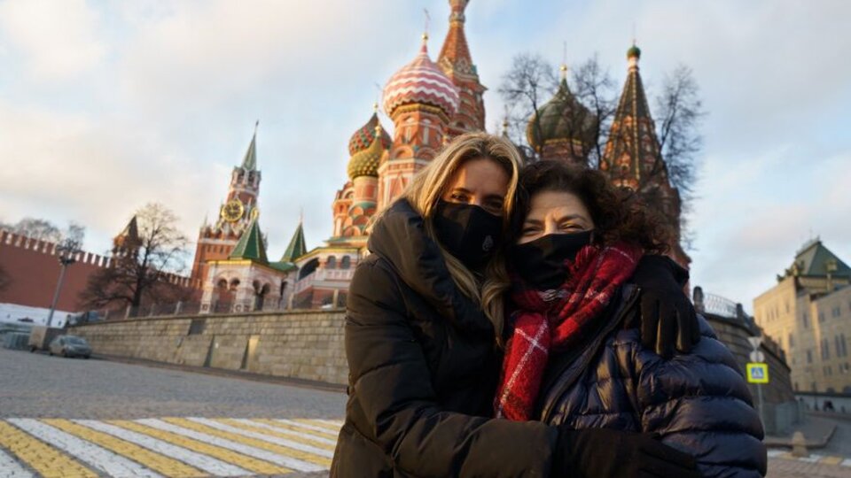 Carla Vizzotti y Cecilia Nicolini viajaron a Rusia y analizarán el uso pediátrico de la Sputnik V | También supervisarán la marcha de los acuerdos firmados post thumbnail image