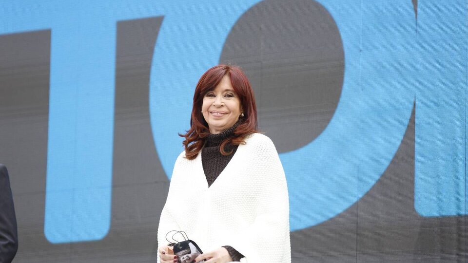 Cristina Kirchner en el plenario del Frente de Todos: “Necesitamos hombres y mujeres capaces de soportar las más grandes presiones” | El mensaje de la vicepresidenta post thumbnail image