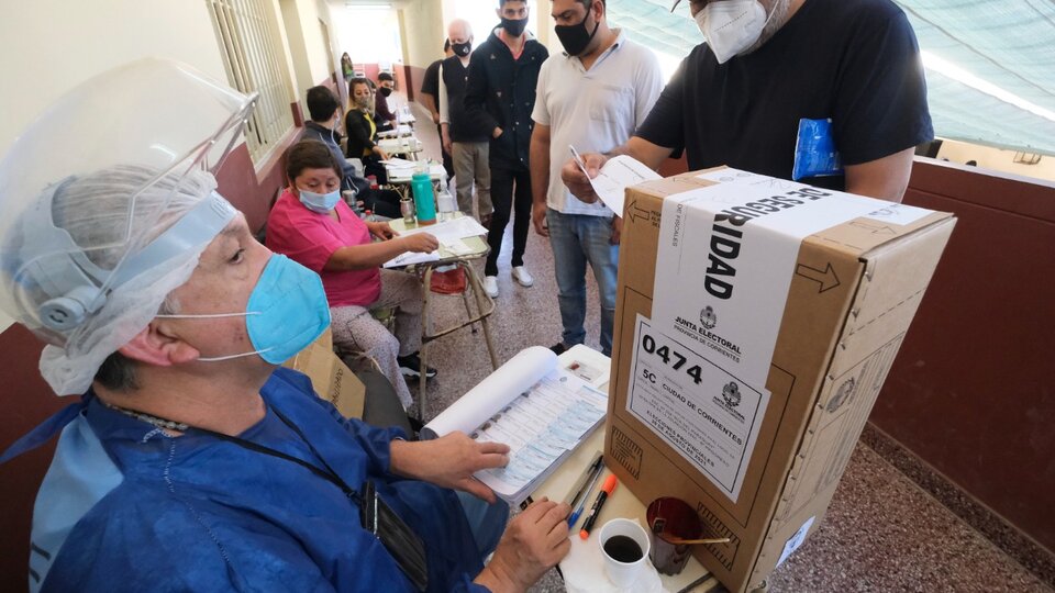 Elecciones en Corrientes: el oficialismo ya se declaró ganador | La cúpula de la UCR viajó a la capital provincial post thumbnail image