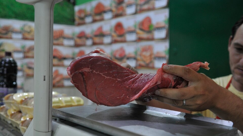 Restricciones a la exportación de carne: Alberto Fernández destacó que bajaron los precios internos | Dijo que el objetivo es “cuidar la mesa de los argentinos” post thumbnail image
