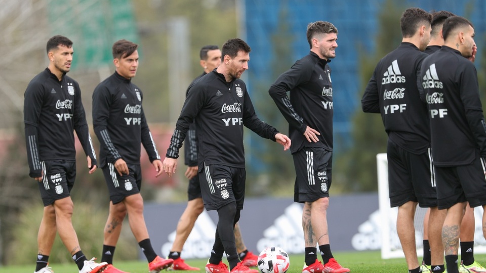 Messi y compañía se entrenaron este lunes por la tarde en Ezeiza