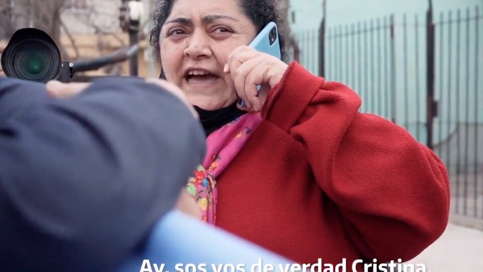 PASO 2021: la emotiva conversación de una vecina de Quilmes con Cristina Kirchner  | «Gracias a vos yo tengo una pensión» post thumbnail image