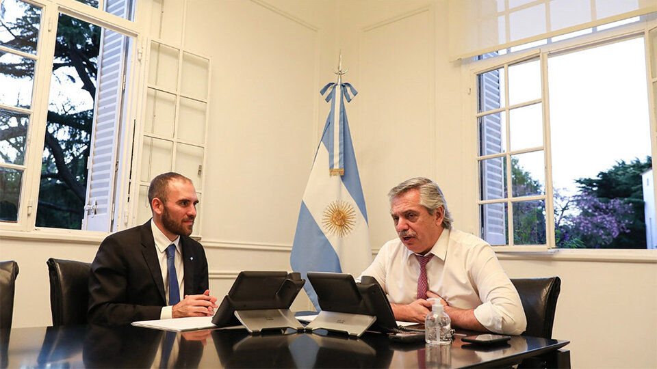 Alberto Fernández se reunió con Martín Guzmán | Luego de que varios funcionarios pusieran a disposición del Presidente su renuncia post thumbnail image