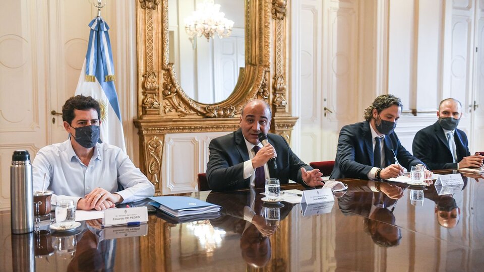 Juan Manzur encabeza su primera reunión como jefe de Gabinete | Quiénes son los ministros presentes post thumbnail image