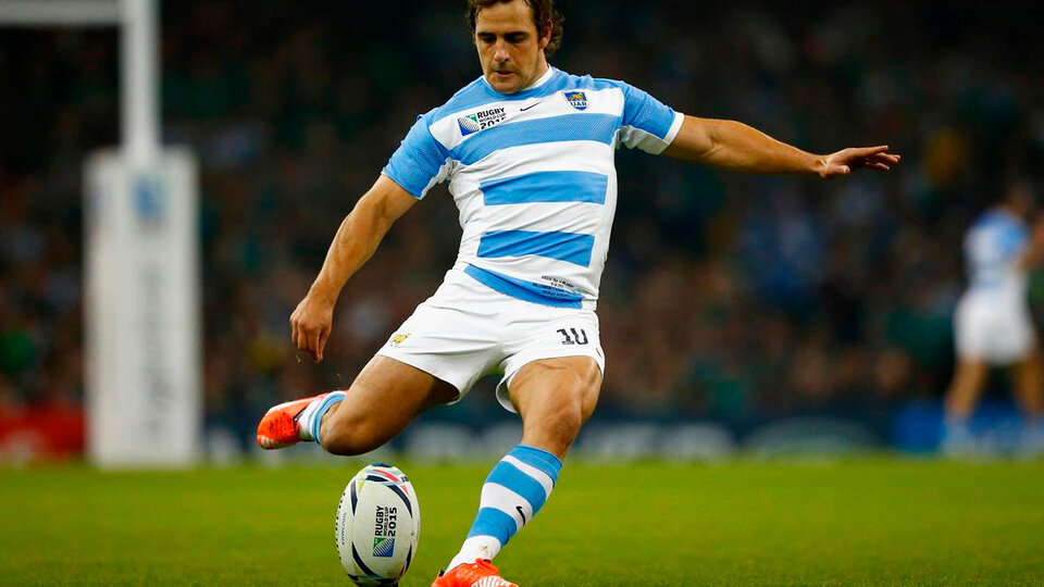 nicolas sanchez rugby