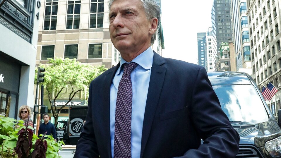 Para Mauricio Macri, la democracia “es el peor de los sistemas, pero el único posible” | El expresidente ya no esconde su poco apego por el voto de las mayorías post thumbnail image