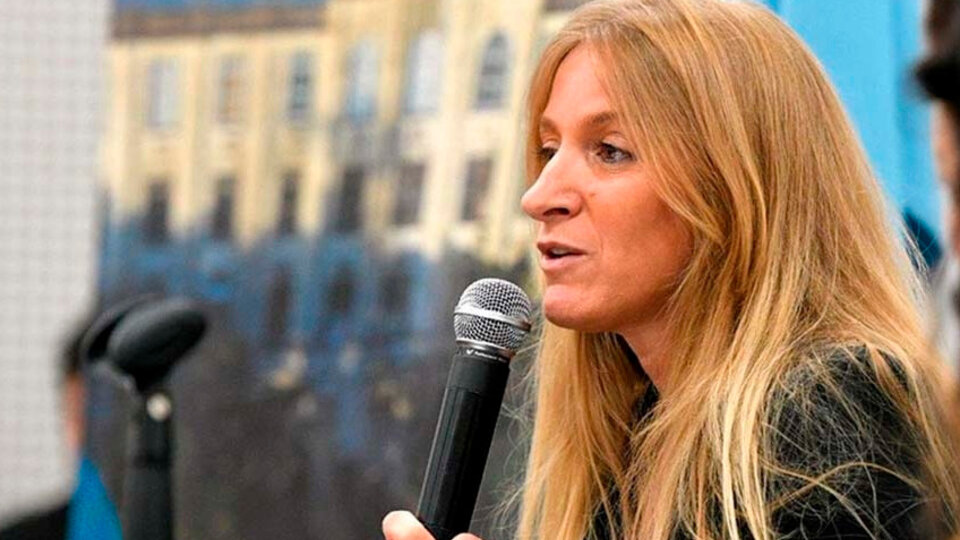 La violencia contra Florencia Carignano que  Fernando Iglesias promovió con su ataque misógino | Los agresivos mensajes que recibió la funcionaria post thumbnail image