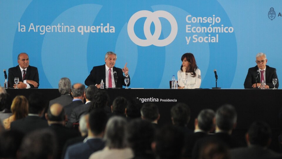 Alberto Fernández y Cristina Kirchner juntos en la Casa Rosada: “Esta ley reivindica la cultura del encuentro y el diálogo” | Se relanza el Frente de Todos con un proyecto de ley para la agroindustria post thumbnail image