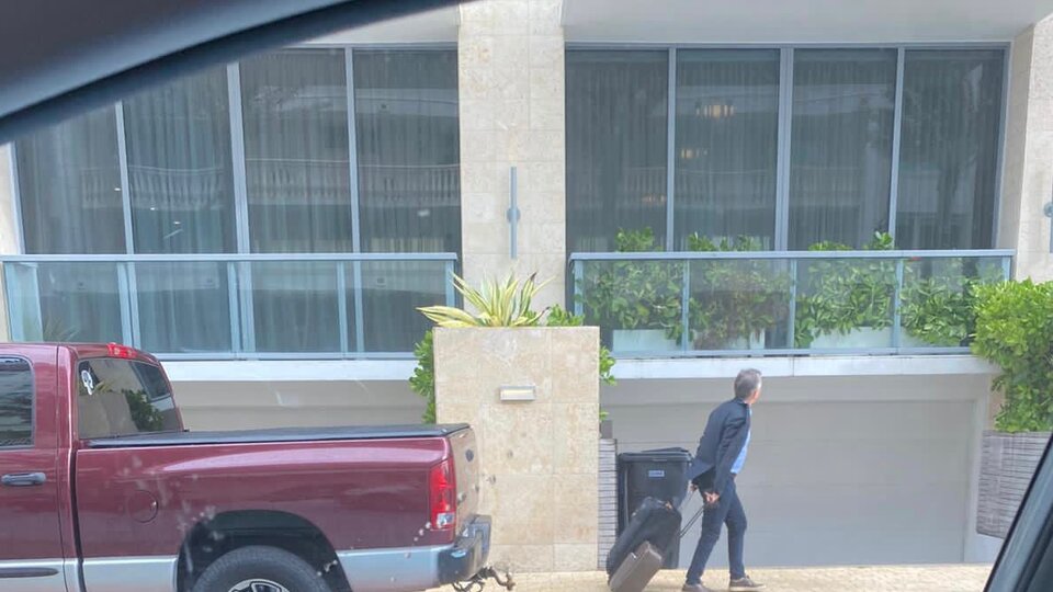 A Mauricio Macri la prohibición de salida del país lo sorprendió en Miami Beach: qué pasa con la medida dictada por la justicia | El espionaje a familiares de marinos del ARA San Juan post thumbnail image