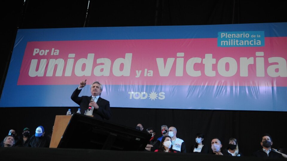 Alberto Fernández “Hoy empieza el tiempo en el que la Argentina va a recuperar la producción y el empleo” | El presidente cerró el plenario de las organizaciones sociales