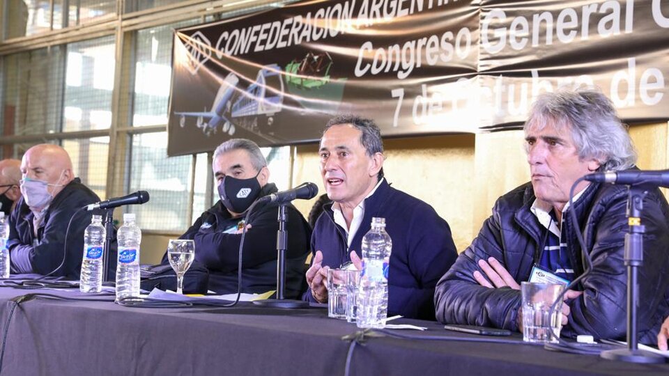 La nueva conducción de la CATT respaldó al gobierno para las elecciones de noviembre | Congreso de la Confederación Argentina de Trabajadores del Transporte post thumbnail image