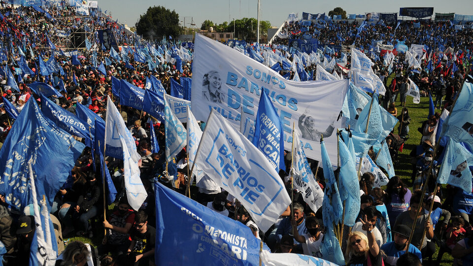 La intimidad del acto de Alberto Fernández con movimientos sociales: pedidos al Gobierno y apuesta a redoblar la militancia | PáginaI12 habló con los referentes de los espacios que estuvieron en Nueva Chicago post thumbnail image