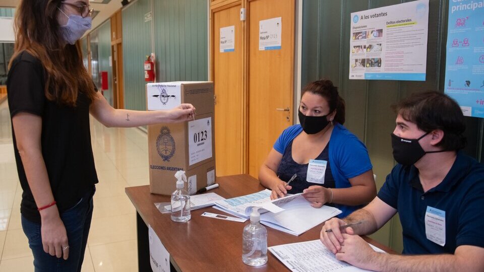 Elecciones 2021: el Gobierno aumentó los viáticos de las autoridades de mesa | La suba también aplica para quienes cumplieron esa tarea en las PASO