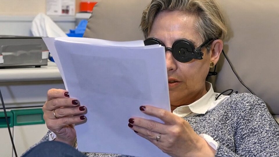 Brain implant gives visibility to a blind woman | He began to distinguish between simple forms and characters Brain implant gives visibility to a blind woman | He began to distinguish between simple forms and characters