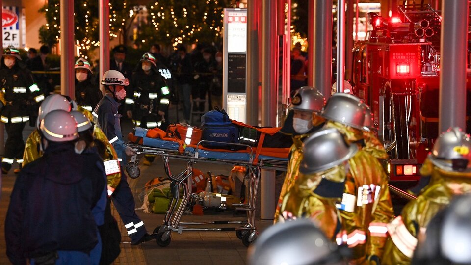 Japon : Un homme déguisé en joker a poignardé plusieurs personnes dans un train |  17 passagers blessés : l’un d’entre eux, en réanimation