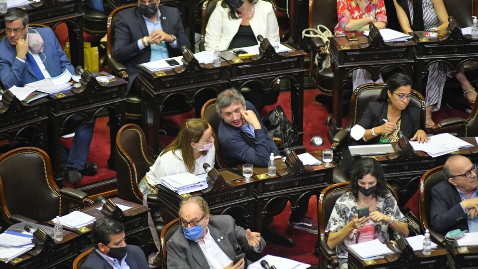 Los legisladores quieren saber quiénes se llevaron los 44 mil millones de dólares del FMI | Tras la confesión de Mauricio Macri, convocan a la Comisión Bicameral de Seguimiento de la Deuda Externa