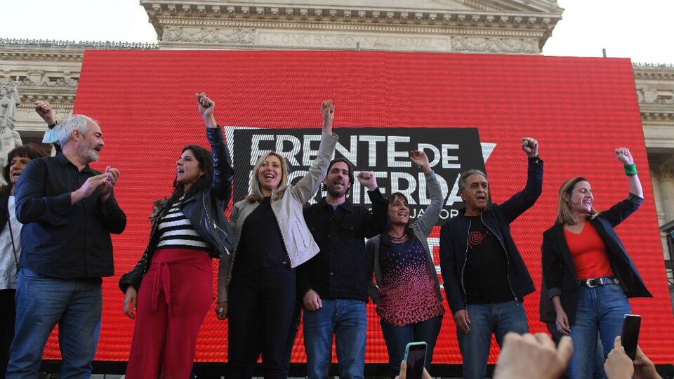 El Frente de Izquierda cerró su campaña con un acto frente al Congreso | Críticas al Gobierno y a la oposición