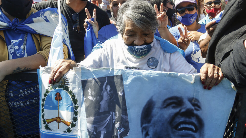 El Gobierno estudia realizar una movilización por el Día de la democracia | Una nueva demostración de fuerza en las calles