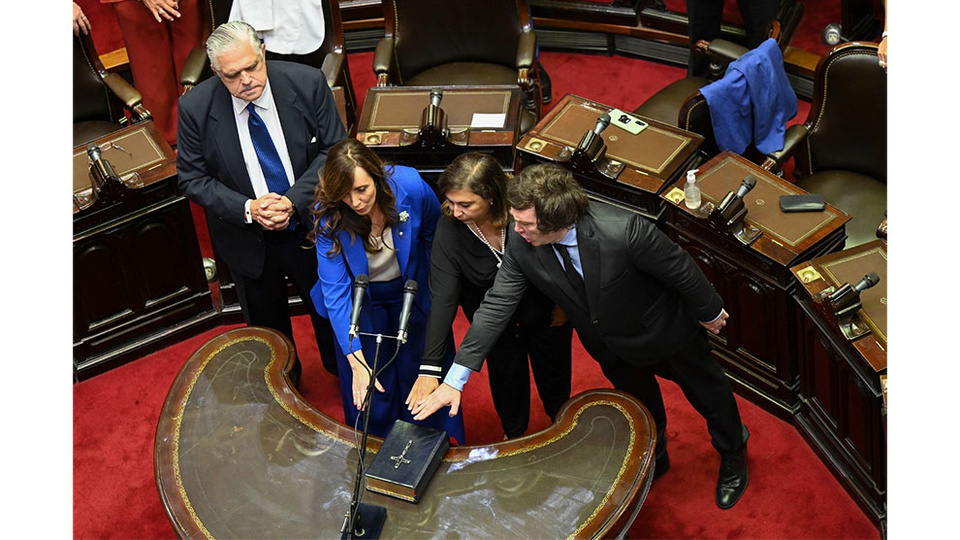 Victoria Villarruel juró por las “víctimas del terrorismo”  | La diputada de “La Libertad Avanza” llevó al Congreso su agenda negacionista