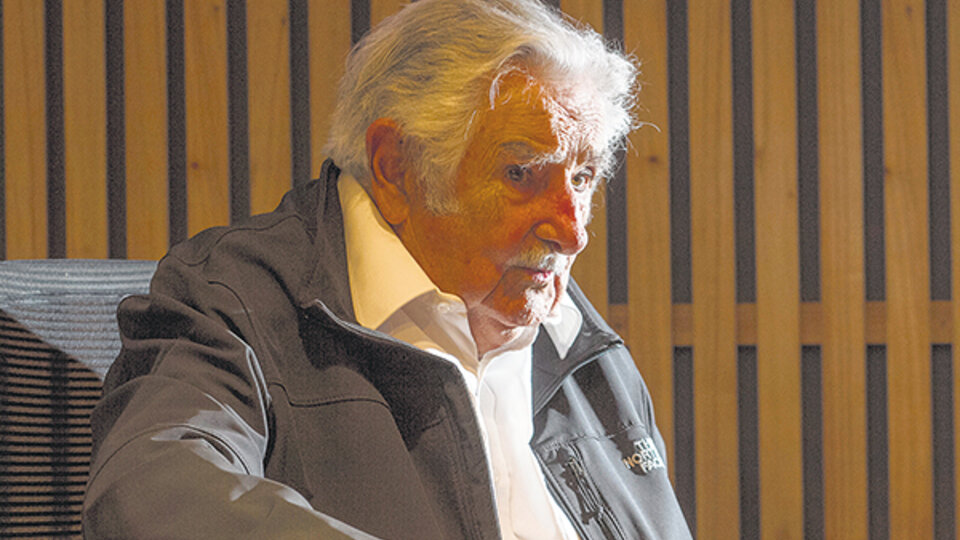 Pepe Mujica: “El FMI debe tomar conciencia de que metió la pata hasta el cuadril” | Diálogo sobre el presente de Latinoamérica en un mundo nuevo