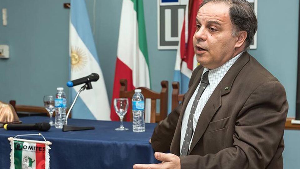 Asumió Franco Tirelli | Presidente del Comites italiano en Rosario | Página12