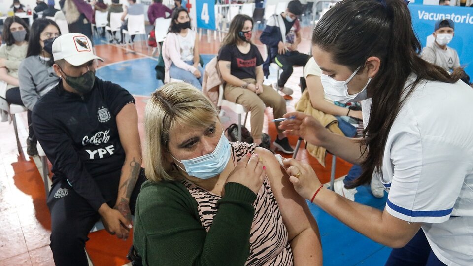 Axel Kicillof anunció el envío de 803.278 turnos para dosis de refuerzo contra la covid en la provincia de Buenos Aires | El consejo de ir a inocularse por el aumento de contagios y la amenaza Ómicron