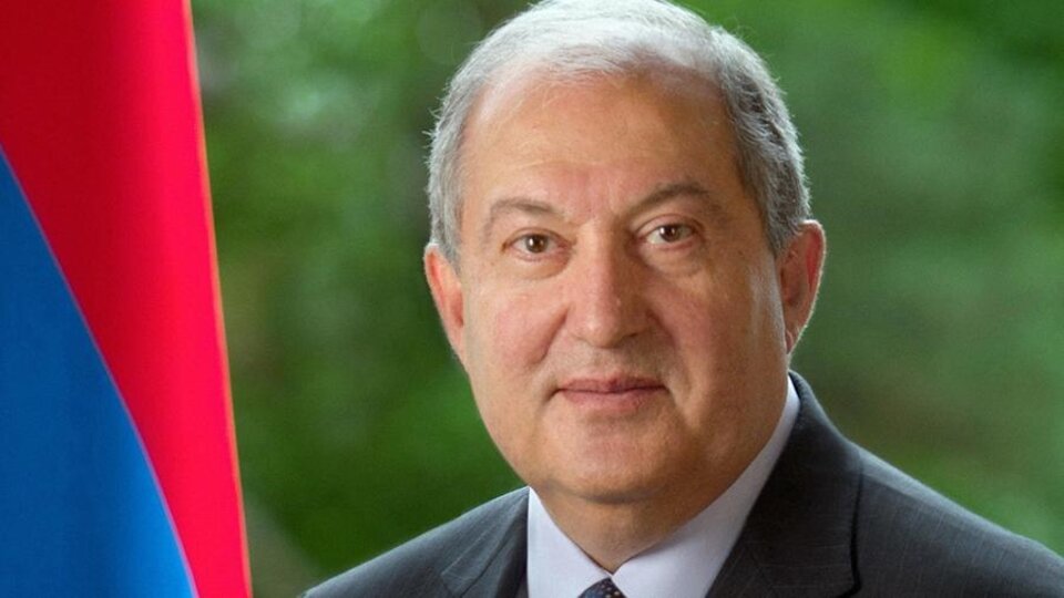 Renunció el presidente de Armenia, Armen Sarkissian