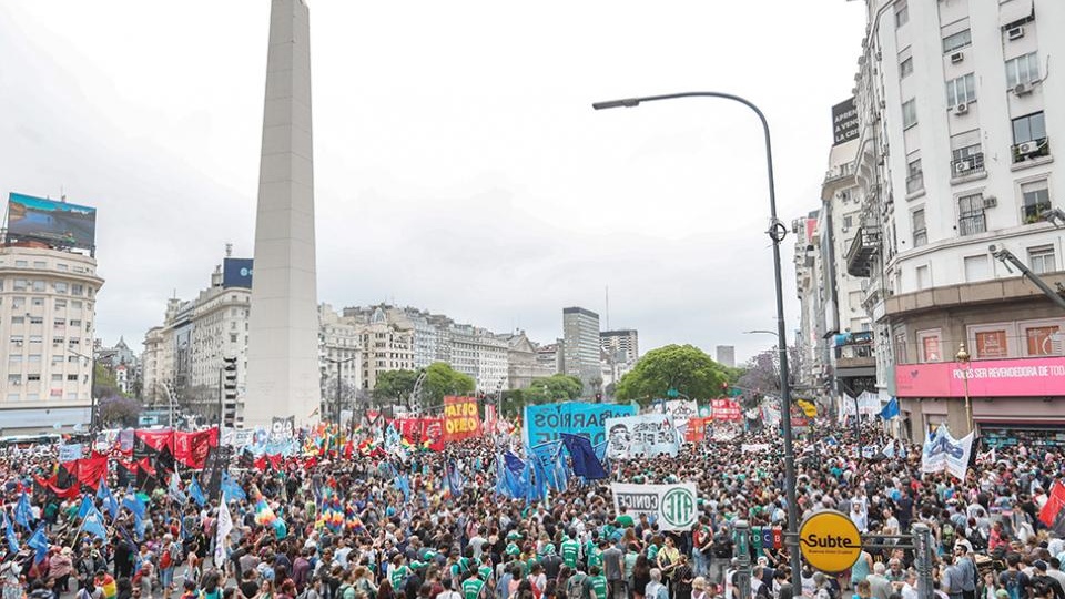 CABA: Propone prohibir las protestas y designar un lugar para los reclamos | El proyecto de un legislador de Milei