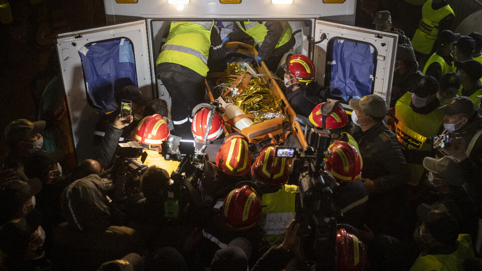 Marruecos: Cómo furoen los ultimos momentes de Rayan, el nene rescatado muerto tras caer in einer Pose von 32 Metern