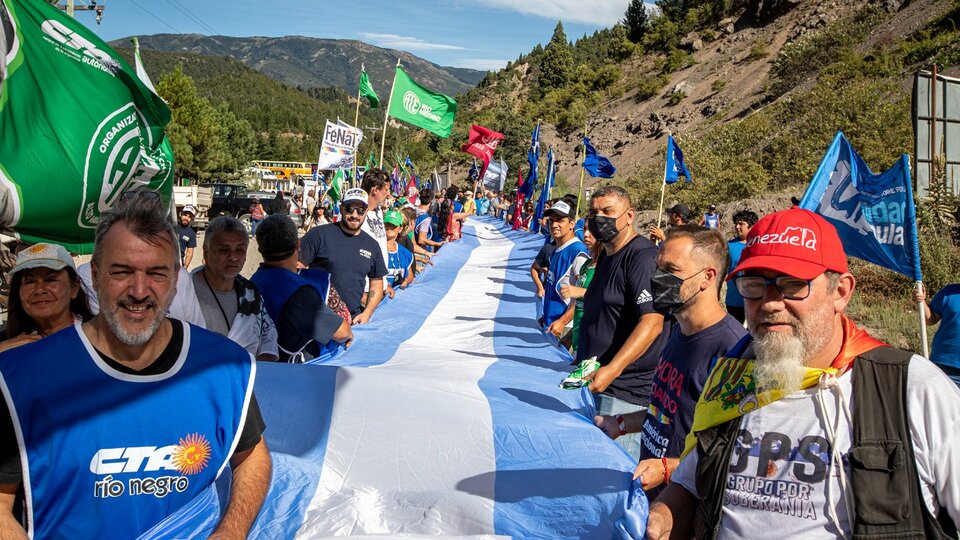 Lago Escondido: denunciaron penalmente al personal de Joe Lewis por no permitir el paso | “Parece que los ricos y poderosos de la Patagonia tienen sus propias leyes”