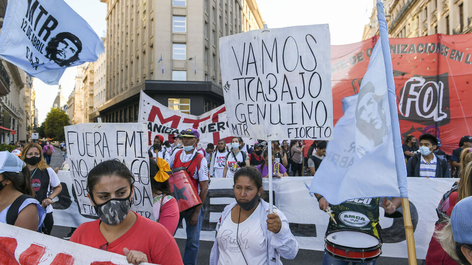 La Izquierda marchó a Plaza de Mayo contra el acuerdo con el FMI | “Las estafas no se pagan”