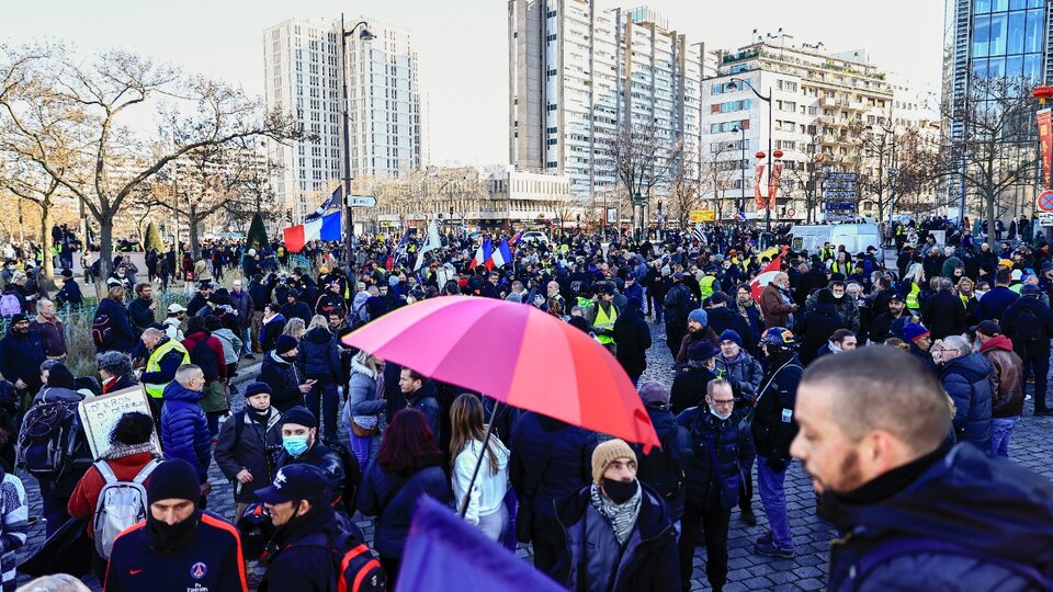 Francia: los antivacunas dejaron atrás París y Lille para dirigirse a Bruselas | Inspirados en la movilización que mantiene bloqueada la capital de Canadá