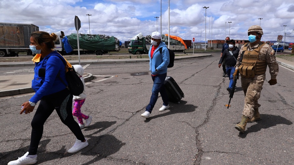 Chile mandates exception state in north due to migration crisis | President Sebastian Pinera fortified the northern frontier with 100 carabiners and agents of more than 600 armed forces. Chile mandates exception state in north due to migration crisis | President Sebastian Pinera fortified the northern frontier with 100 carabiners and agents of more than 600 armed forces.