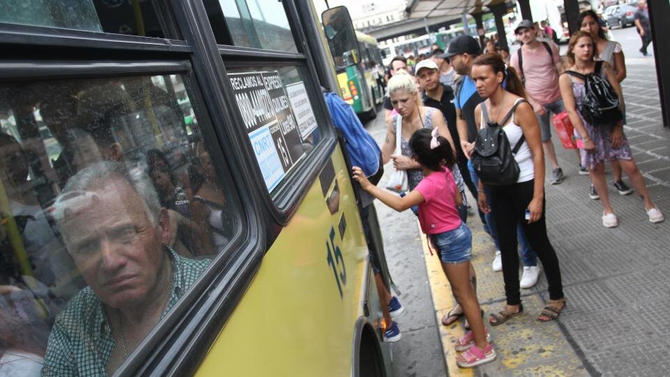 Horacio, ¿tenés 5 para el bondi? | El traspaso del transporte a la Ciudad de Buenos Aires 