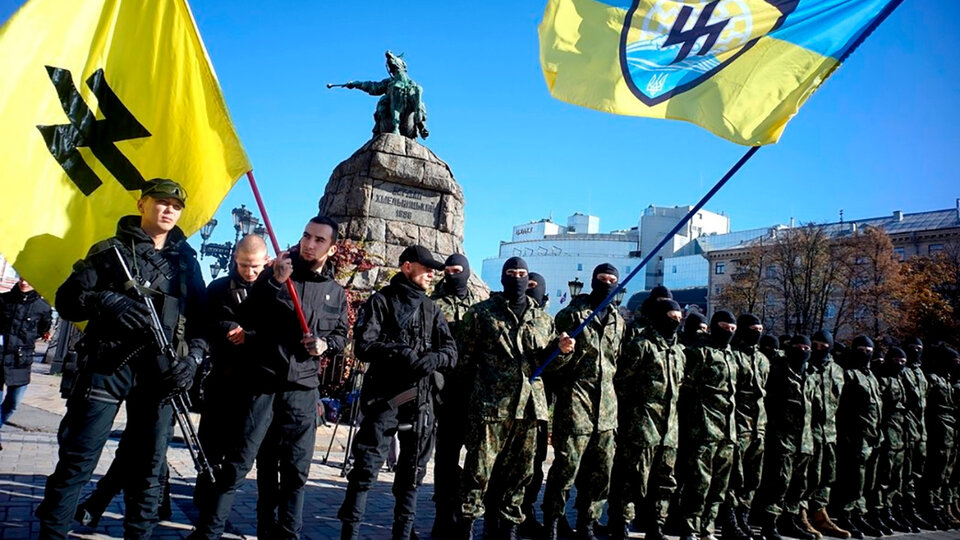 Ucrania: la historia del Batallón Azov | Cuando Putin habla de "desnazificar" se refiere a este grupo | Página12