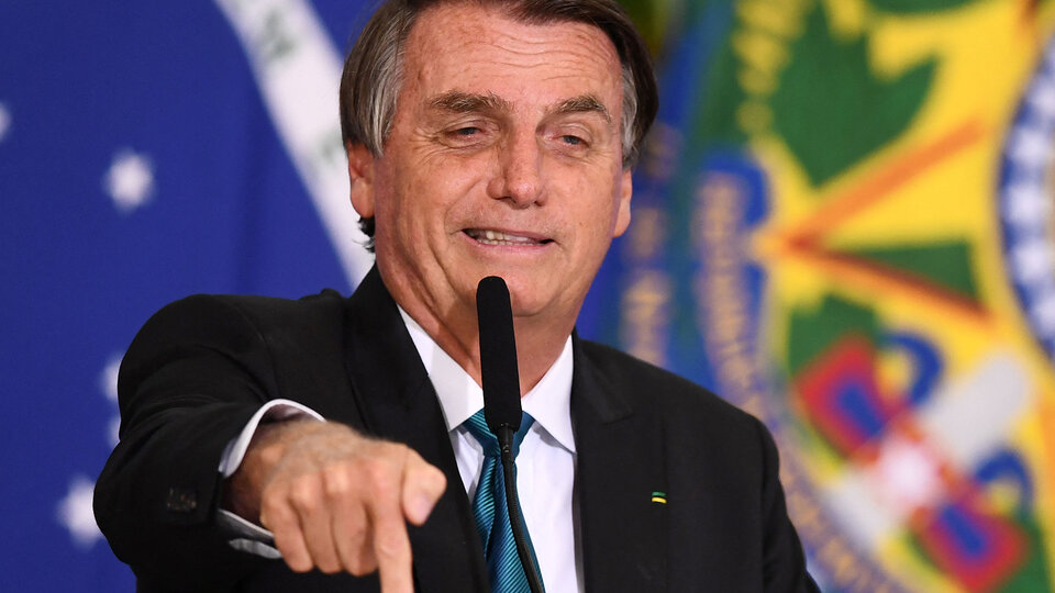 El ministerio de Justicia de Brasil concedió a Bolsonaro la medalla al “mérito indigenista” | La medida fue muy criticada por sectores indigenistas y ambientalistas