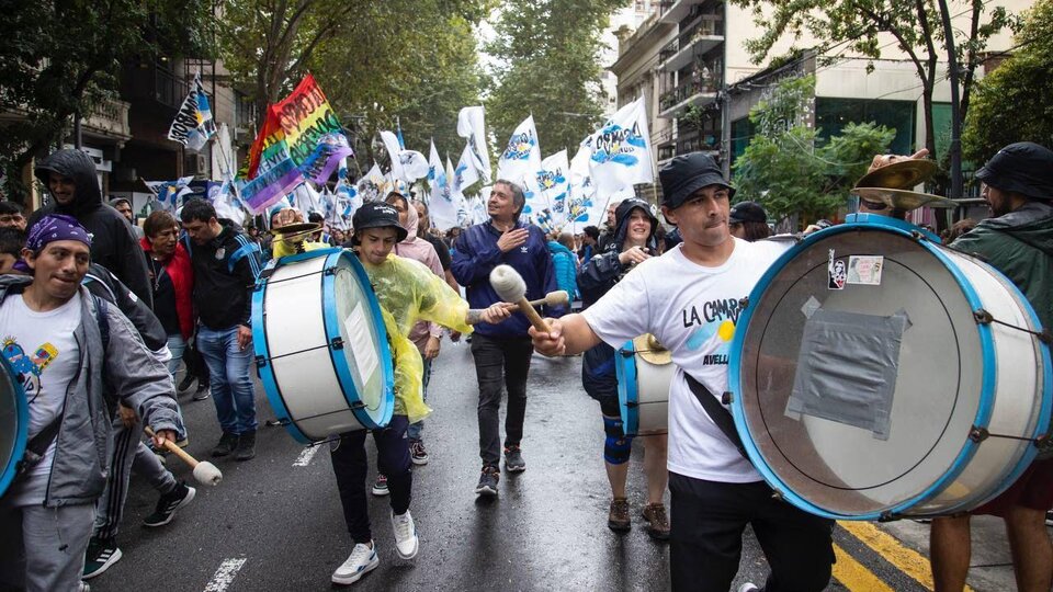 Multitudinaria movilización de La Cámpora a Plaza de Mayo | Marchó 13 kilómetros desde la exEsma a la Plaza de Mayo