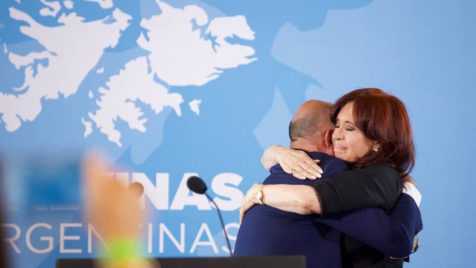 Cristina Kirchner: «Ustedes, junto a las Madres, parieron la democracia» |  Visita domiciliaria del vicepresidente a las Malvinas guerrerenses